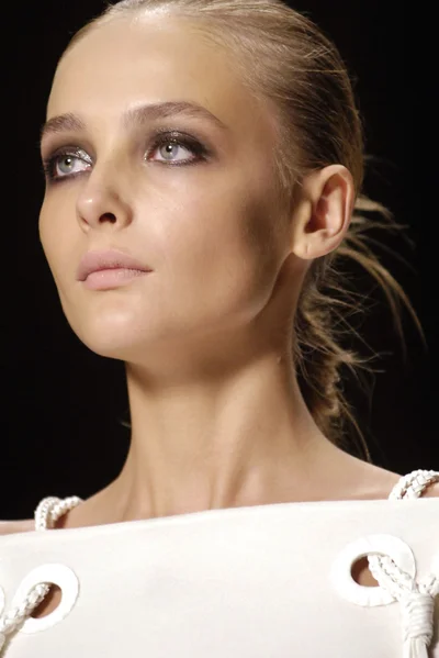 Look 10